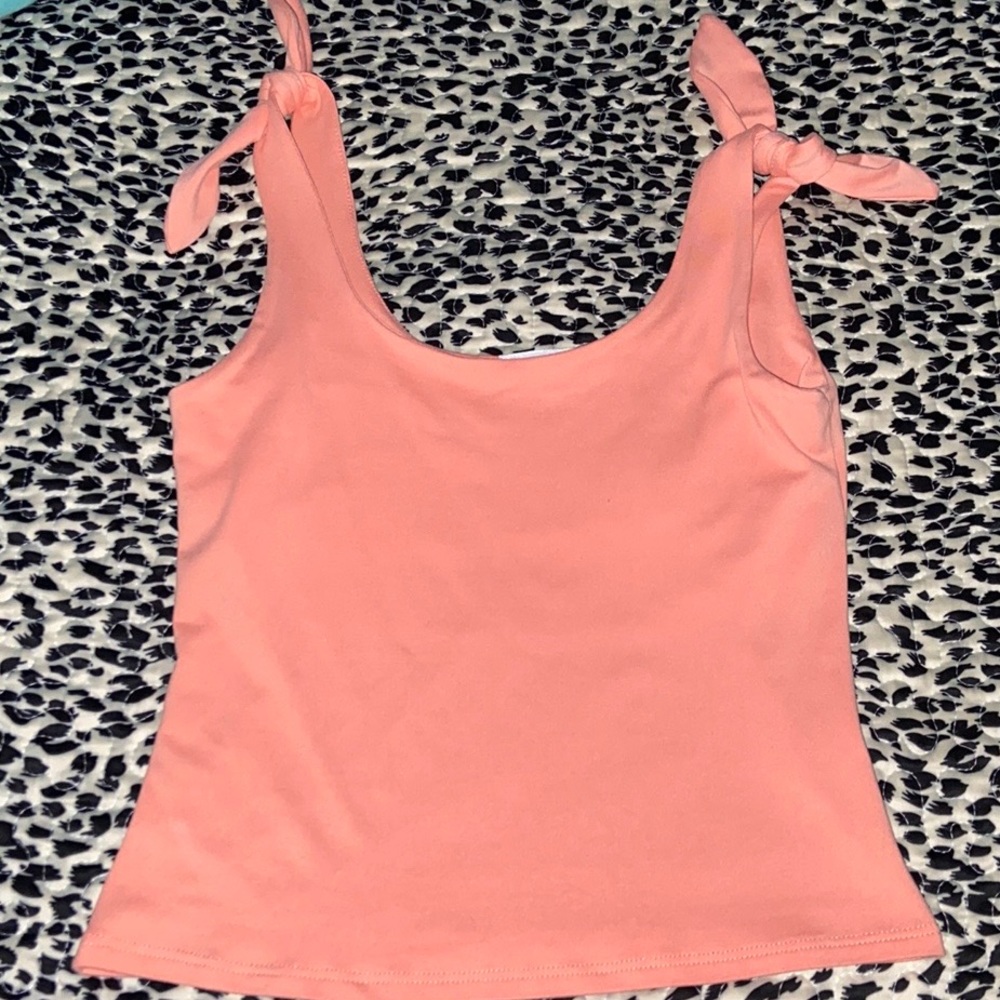 Gaze cropped now tank